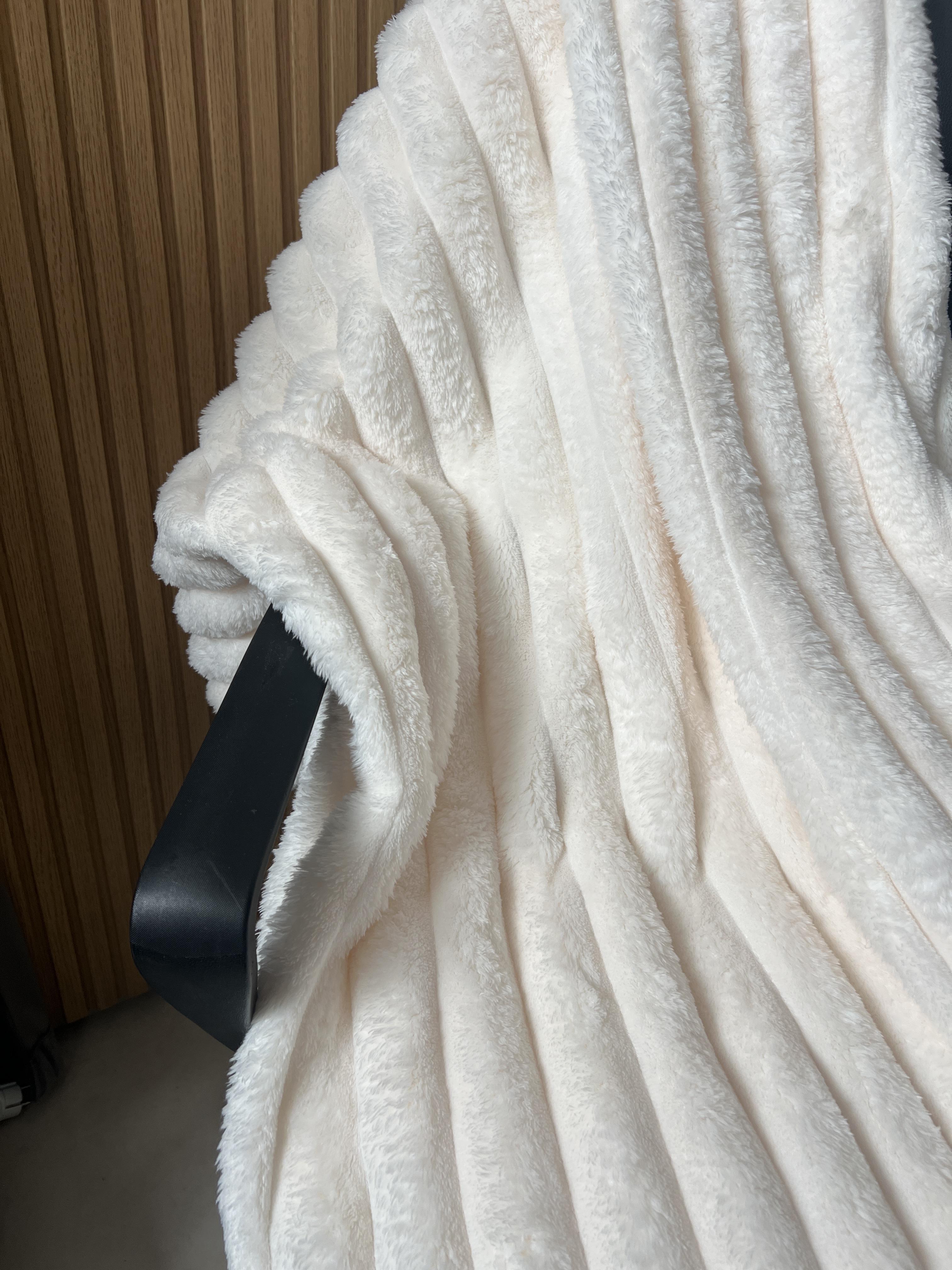 Плед шарпей Королевський 180х200 см двоспальный Молочный Плед шарпей Королевський 180х200 см двоспальный Молочный