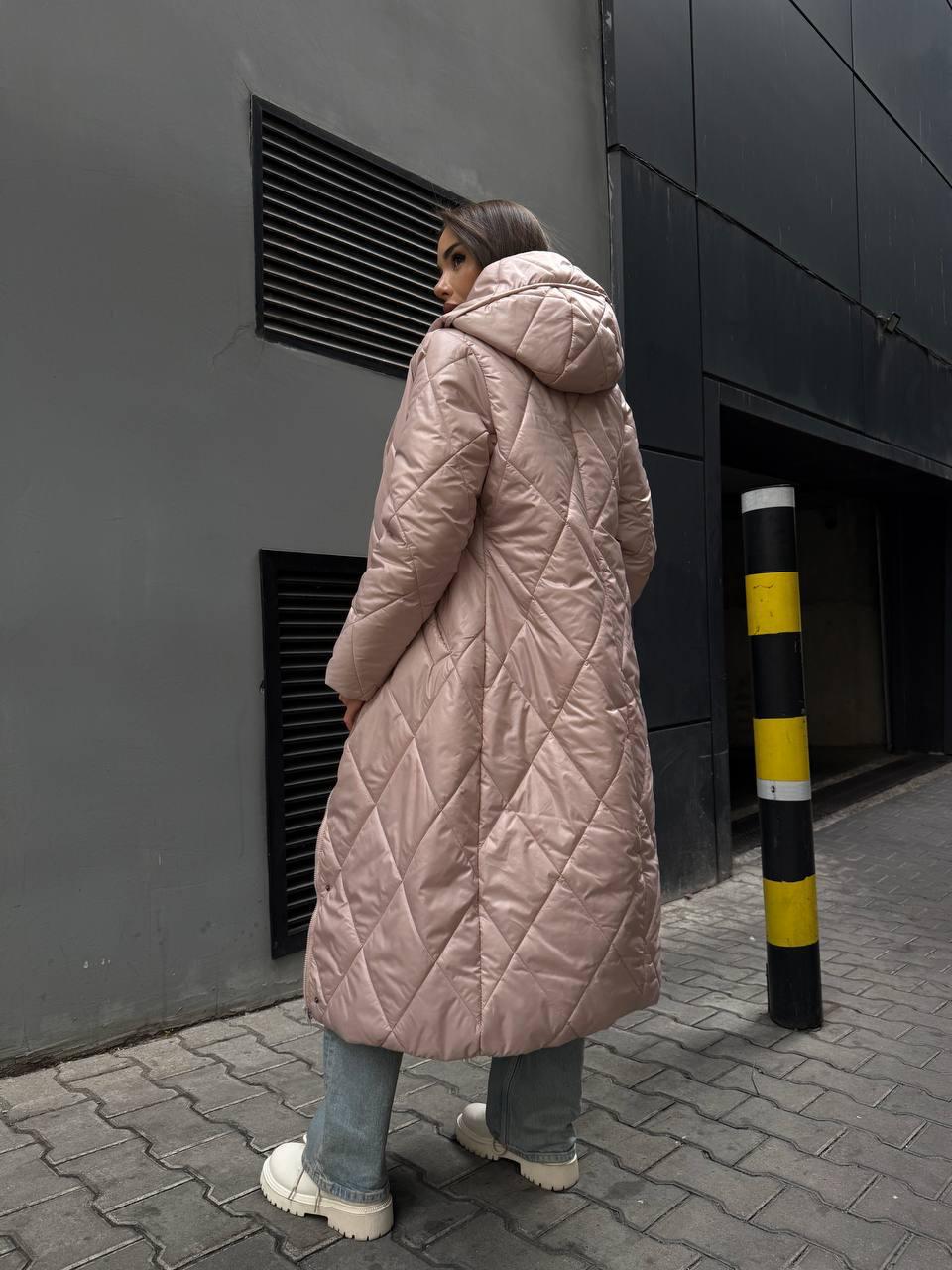 Пальто жіноче зимове Марія стьобане з капюшоном XL Пудровий (29710554) - фото 5 Пальто жіноче зимове Марія стьобане з капюшоном XL Пудровий (29710554) - фото 5