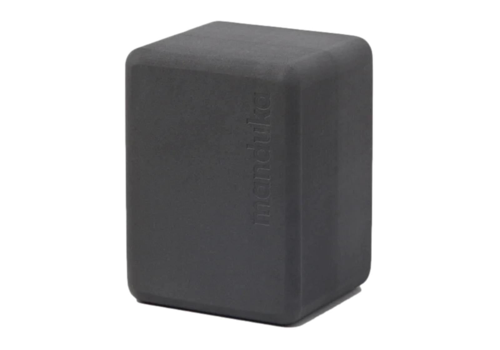 Блок для йоги Manduka Travel Yoga Block 10х11,5х15 см Thunder Grey (456030020)