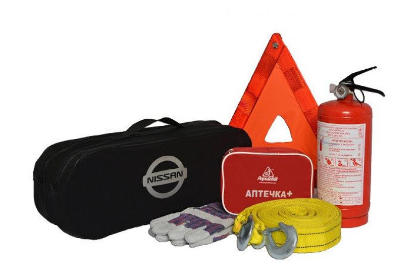 Набор автомобилиста Nissan кроссовер/минивэн аптечка/трос/огнетушитель 50х18х17 см Black (117964)