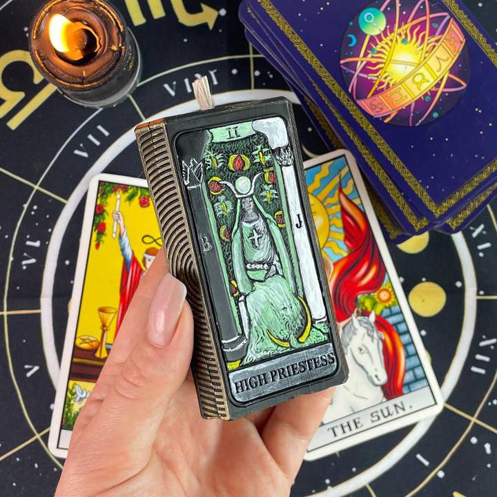 Свічка воскова Мапа Таро Верховна жриця Чорний (1271) - фото 3 Свічка воскова Мапа Таро Верховна жриця Чорний (1271) - фото 3