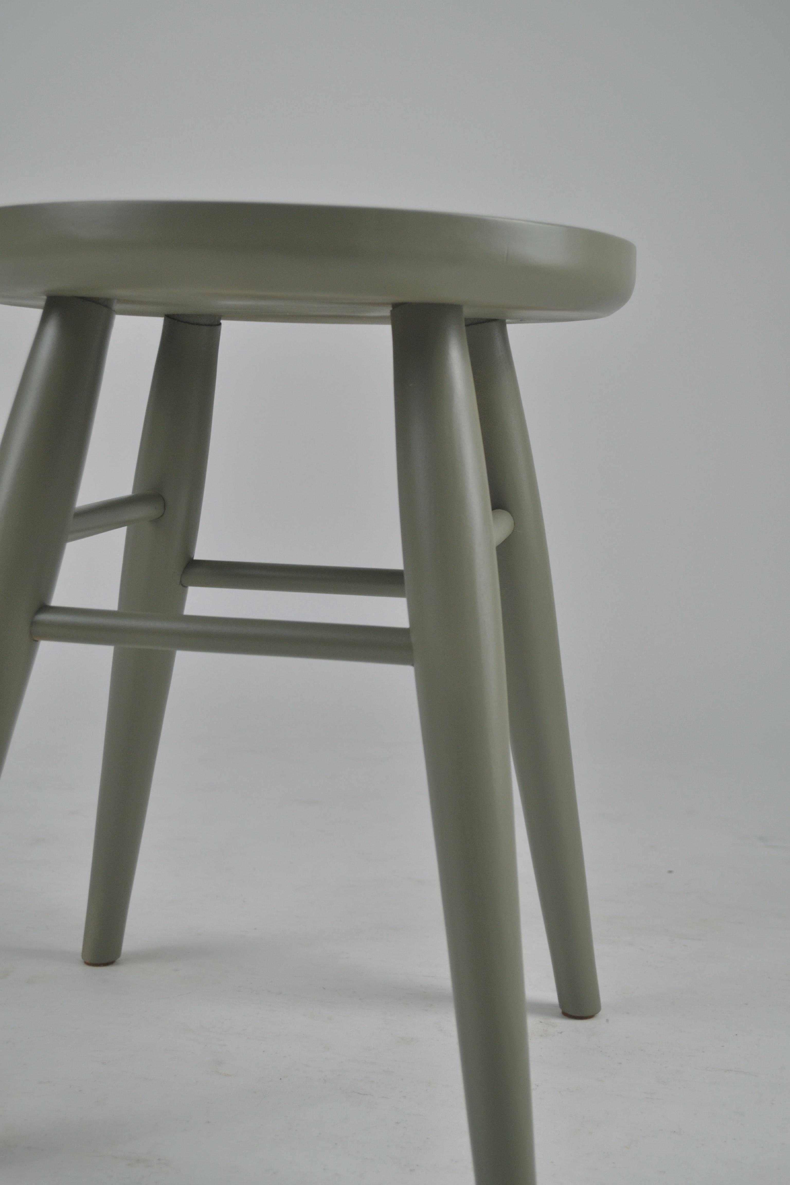 Табуретка деревяная RAL7003 Moss Grey (28183137) - фото 5 Табуретка деревяная RAL7003 Moss Grey (28183137) - фото 5