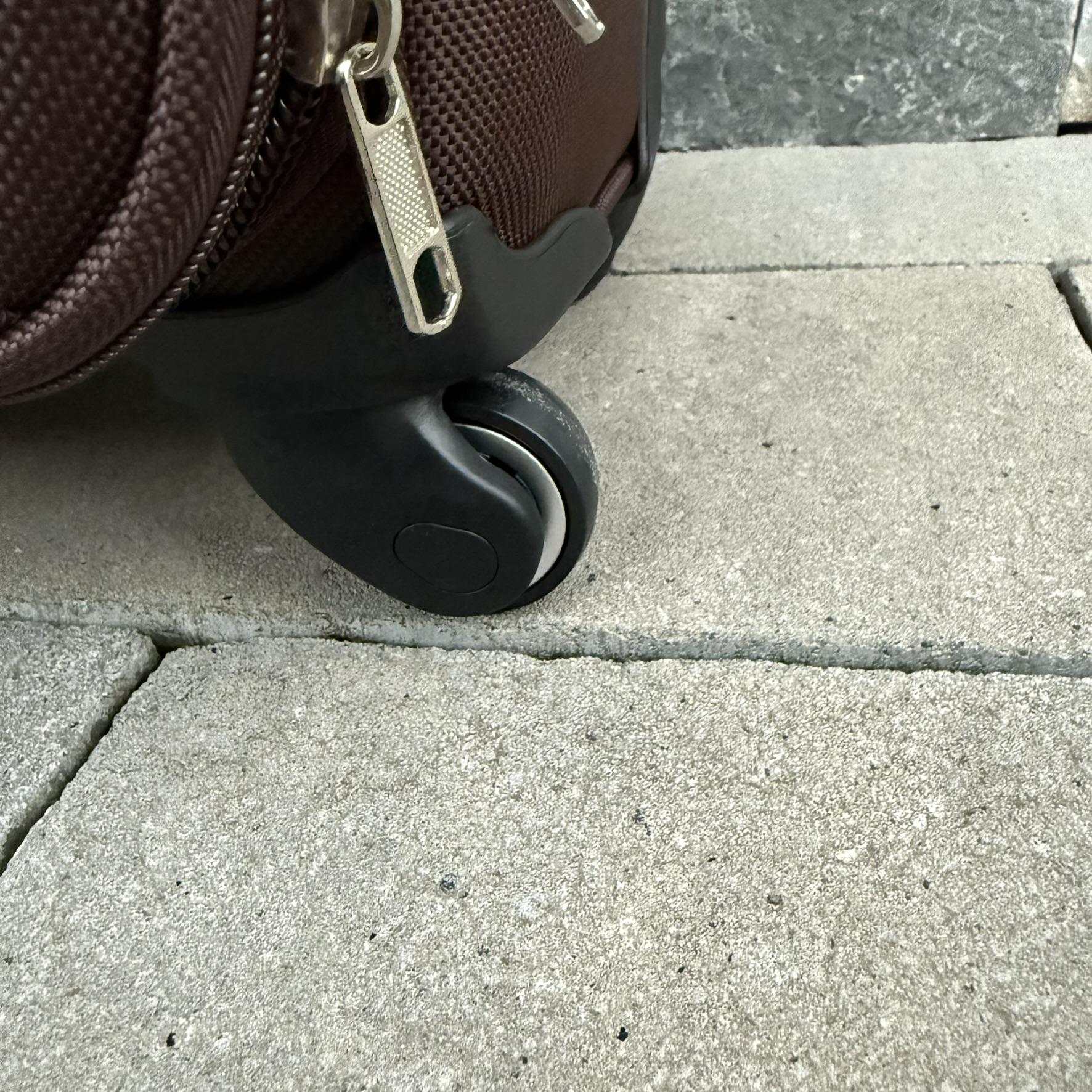 Валіза тканинна Wings 1708 на 4 колесах M Коричневий (30485132) - фото 7 Валіза тканинна Wings 1708 на 4 колесах M Коричневий (30485132) - фото 7