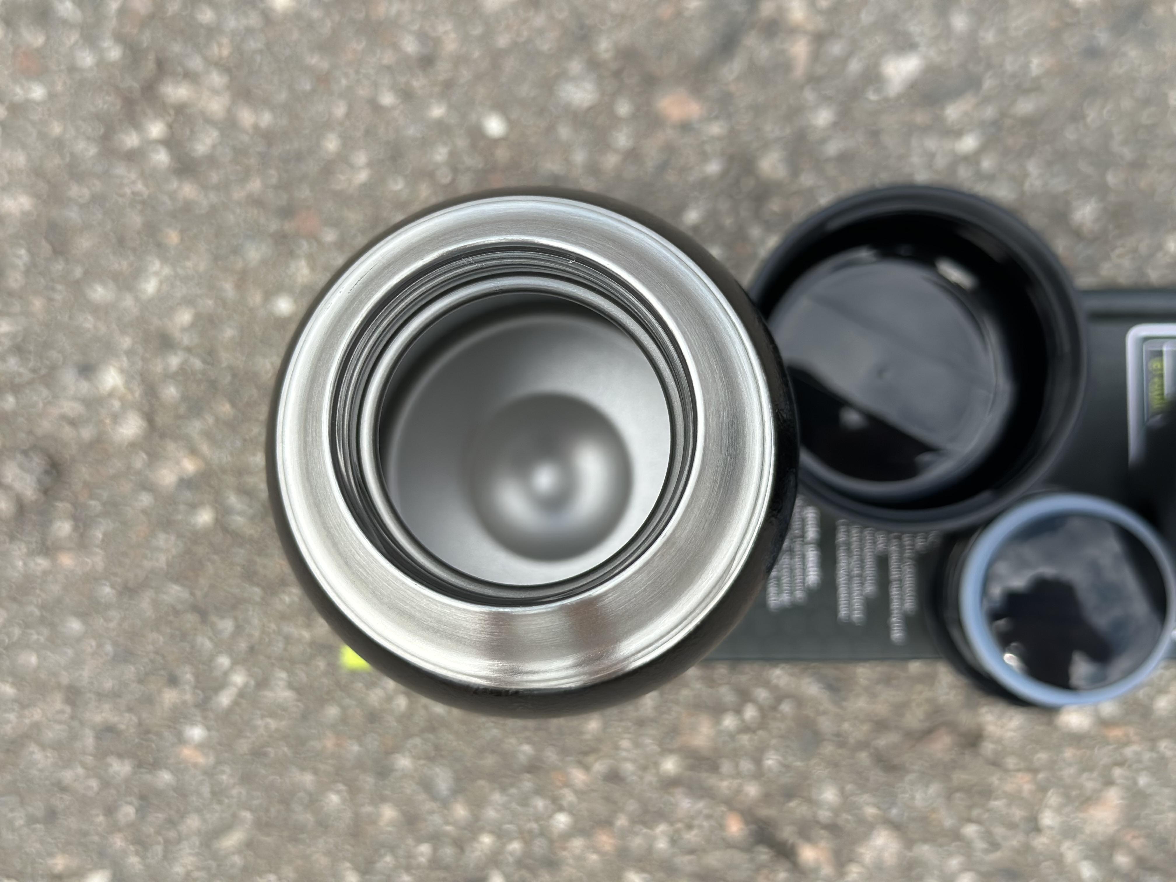 Термос для напитков Tramp expeditio с нержавейки держит 24 ч. 0,5 л (UTRC-030-black) - фото 4