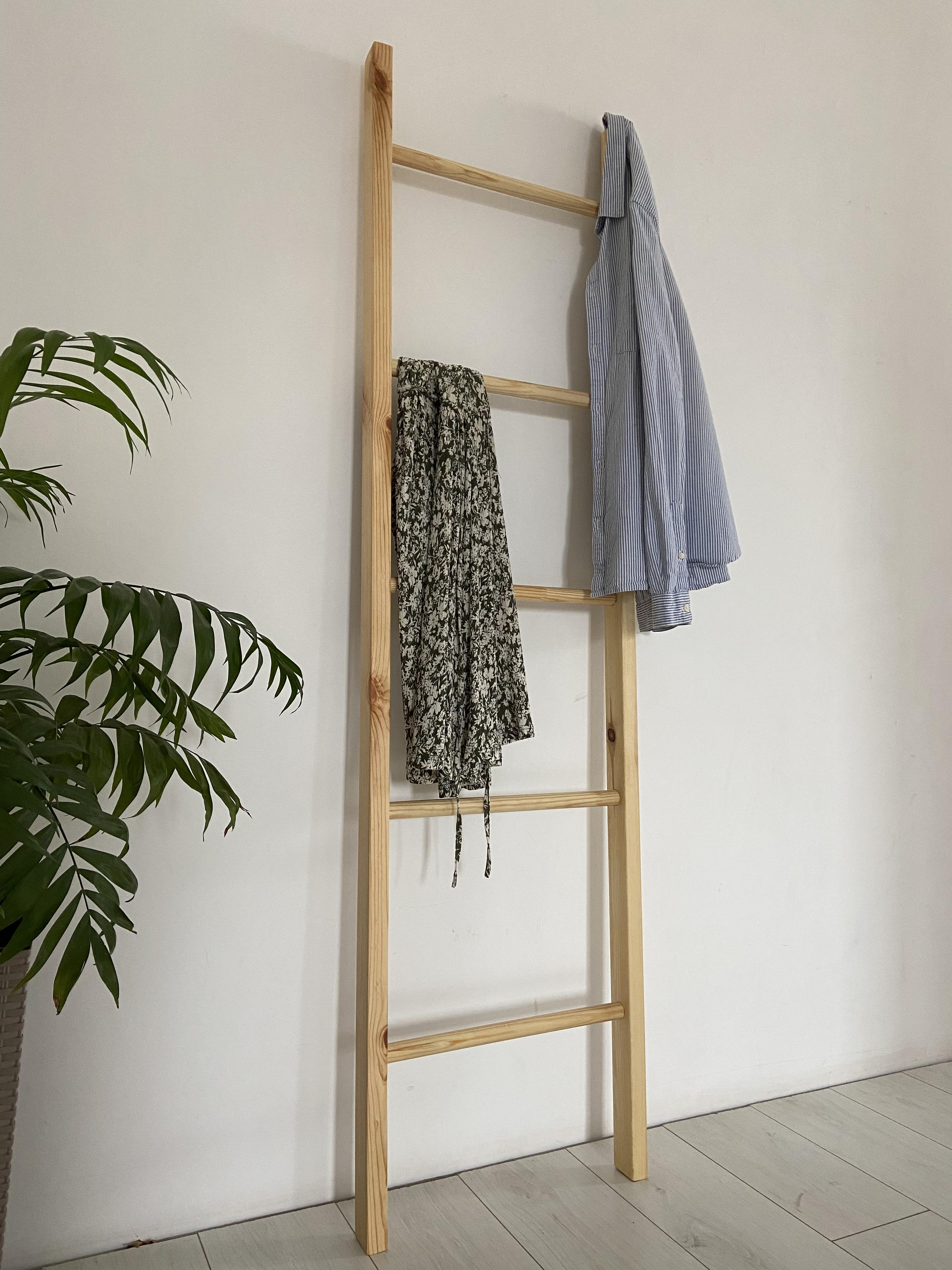 Вешалка-лесенка напольная для полотенец и одежды деревянная Forester