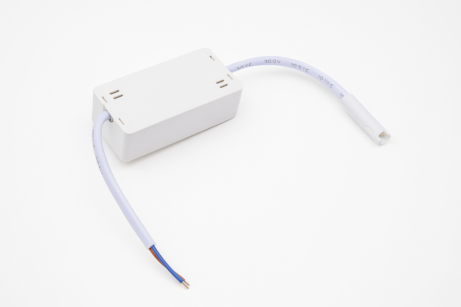 Блок питания LED драйвер трансформатор 8-12x1Вт 0,3А AC85-265В DC24-46В 2pin (188-739fc) Блок питания LED драйвер трансформатор 8-12x1Вт 0,3А AC85-265В DC24-46В 2pin (188-739fc)