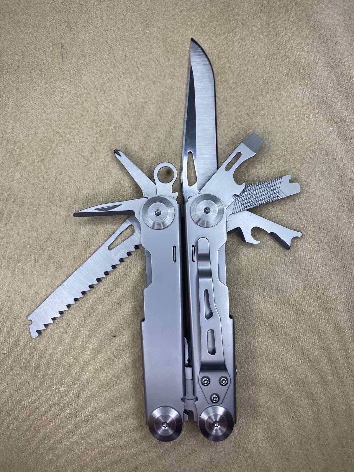 Мультитул 13в1 із нержавіючої сталі з чохлом (3212)