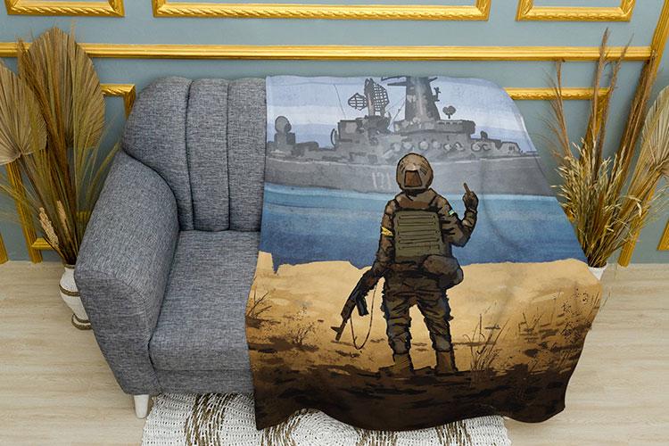 Плед PromoZP Почтовая марка Русский корабль иди нах*й плюш двухслойный 135х150 см (111299-2)