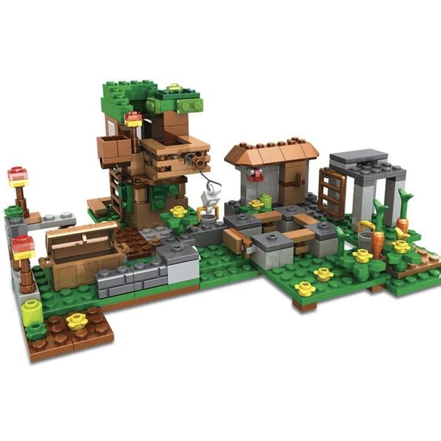 Конструктор Майнкрафт My World Битва за сокровища Поселок с домом на дереве и мобами 425 дет.