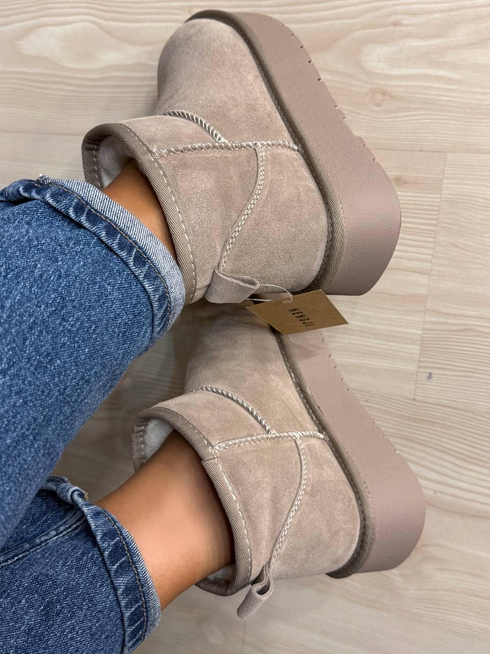 Угги женские Hengji 25-3 натуральная замша короткие на высокой подошве р. 39 Бежевый (5109) - фото 6 Угги женские Hengji 25-3 натуральная замша короткие на высокой подошве р. 39 Бежевый (5109) - фото 6