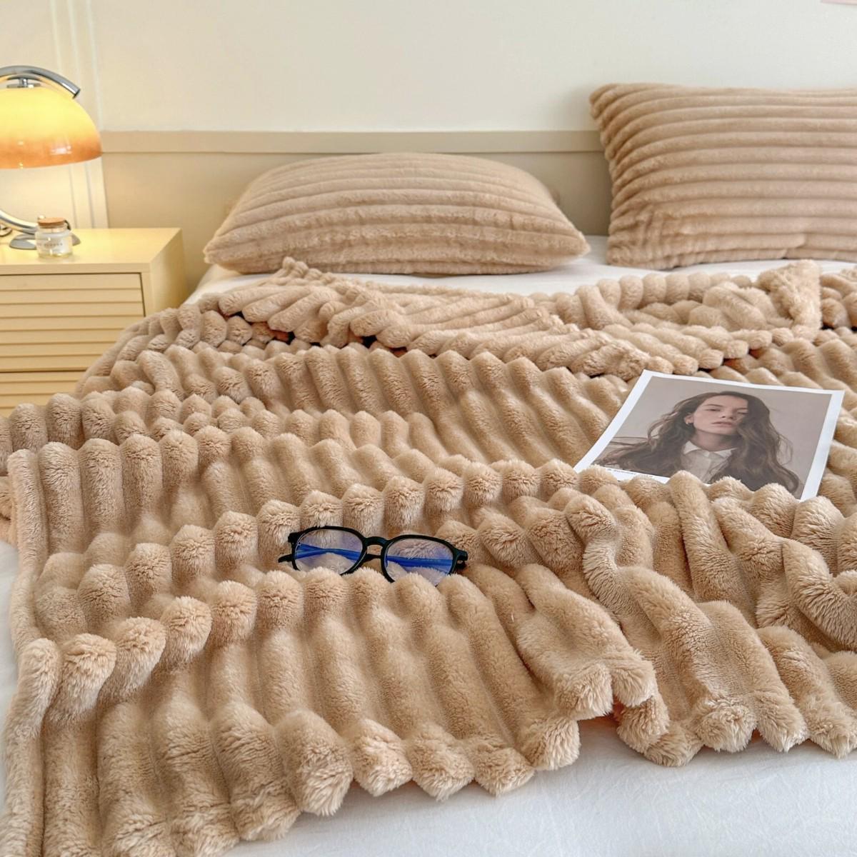 Плед двуспальный Koloco Королевский шарпей 7 см 180х200 см Бежевый (43247) Плед двуспальный Koloco Королевский шарпей 7 см 180х200 см Бежевый (43247)