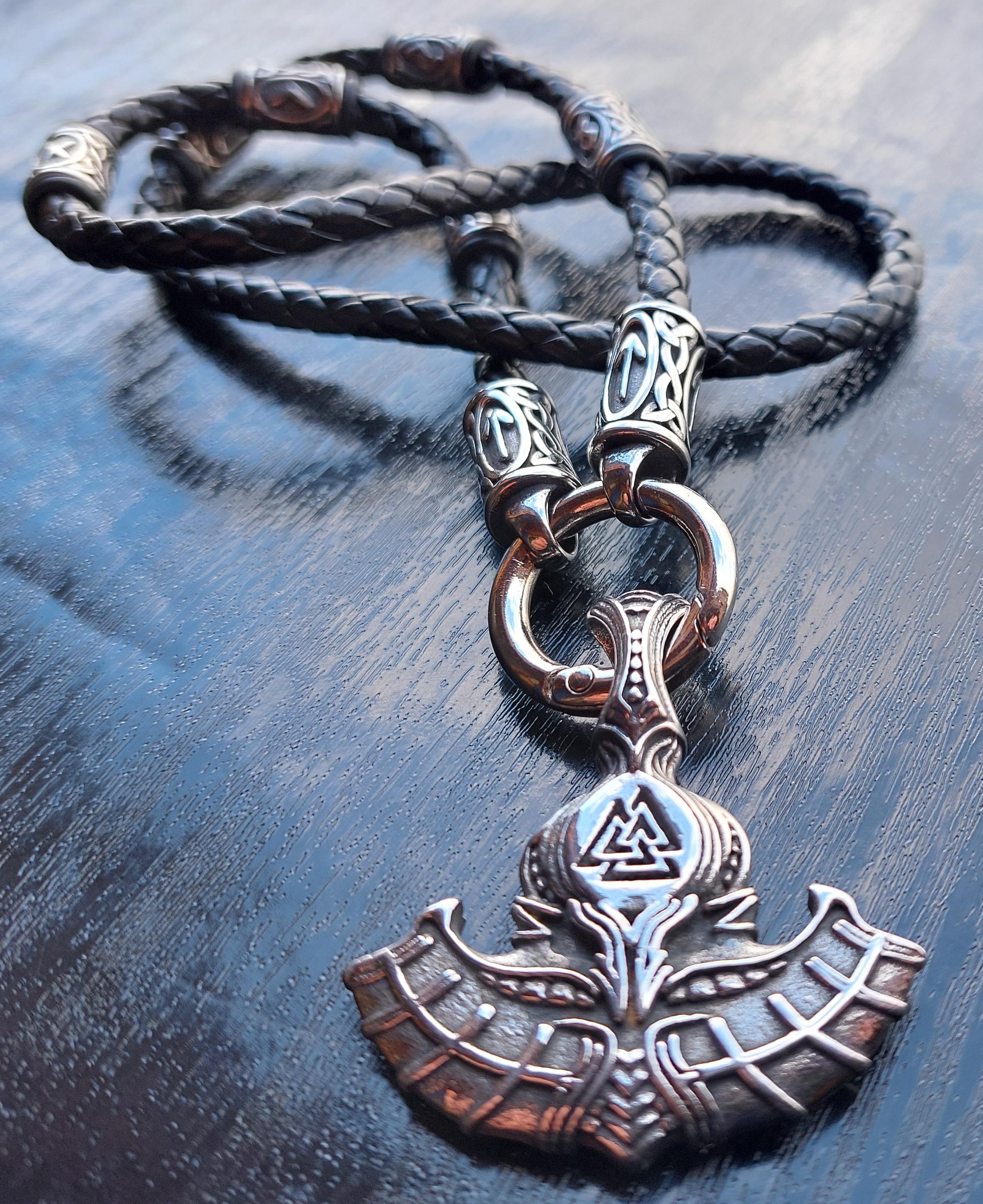 Кольє шнур LITAURS з кулон оберегом М'єльнір молот Тора і рунами (250402) - фото 2 Кольє шнур LITAURS з кулон оберегом М'єльнір молот Тора і рунами (250402) - фото 2