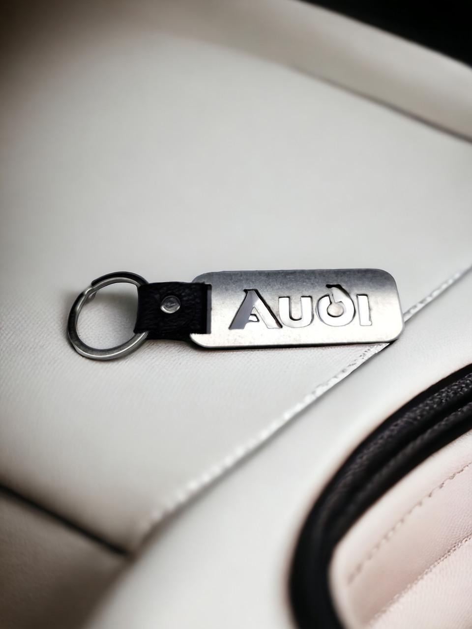 Брелок для автомобиля Audi металлический (2227176874)