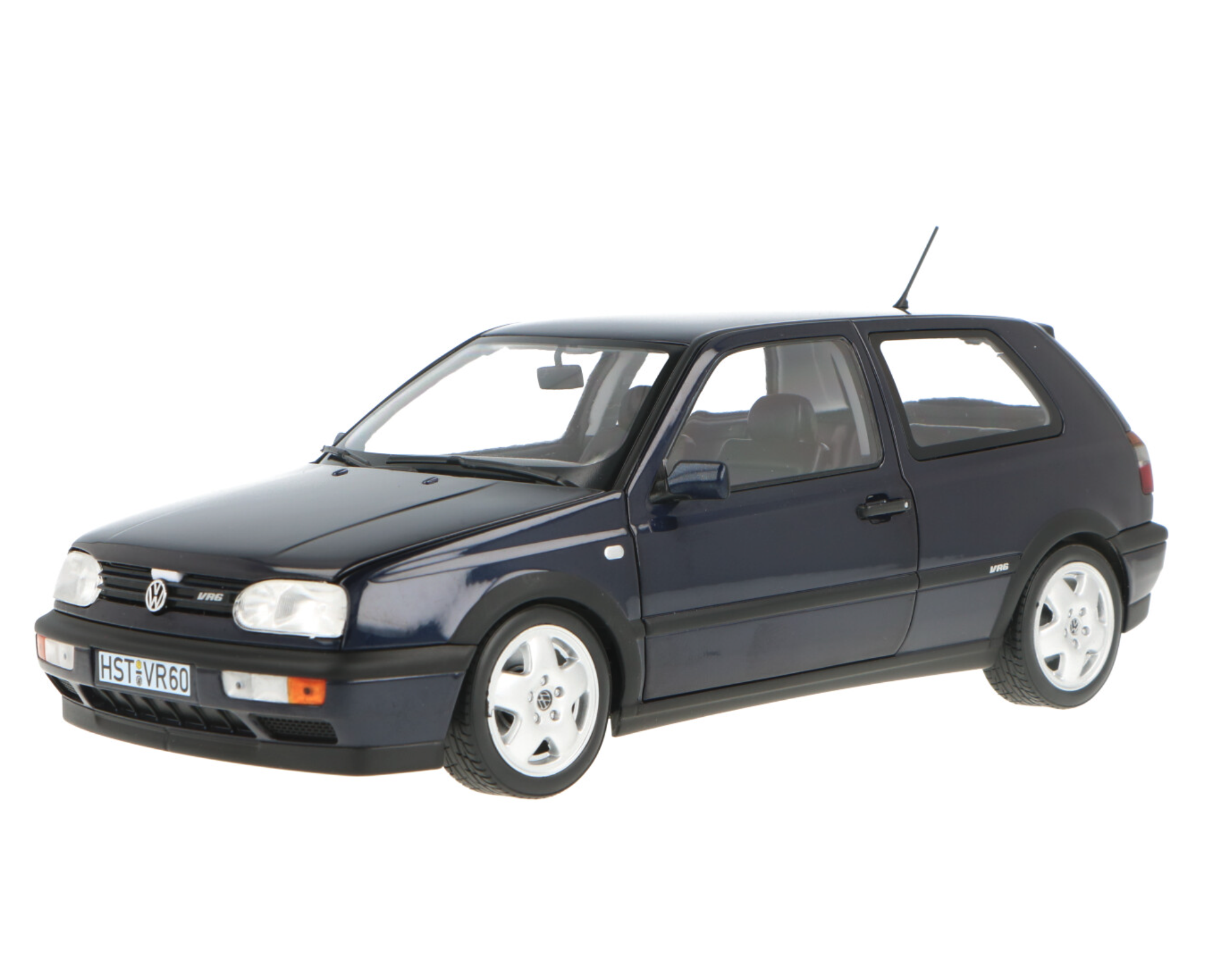 Модель автомобиля Norev 1:18 Volkswagen Golf 3 VR6 1991-1997 Blue Metallic (?188462)