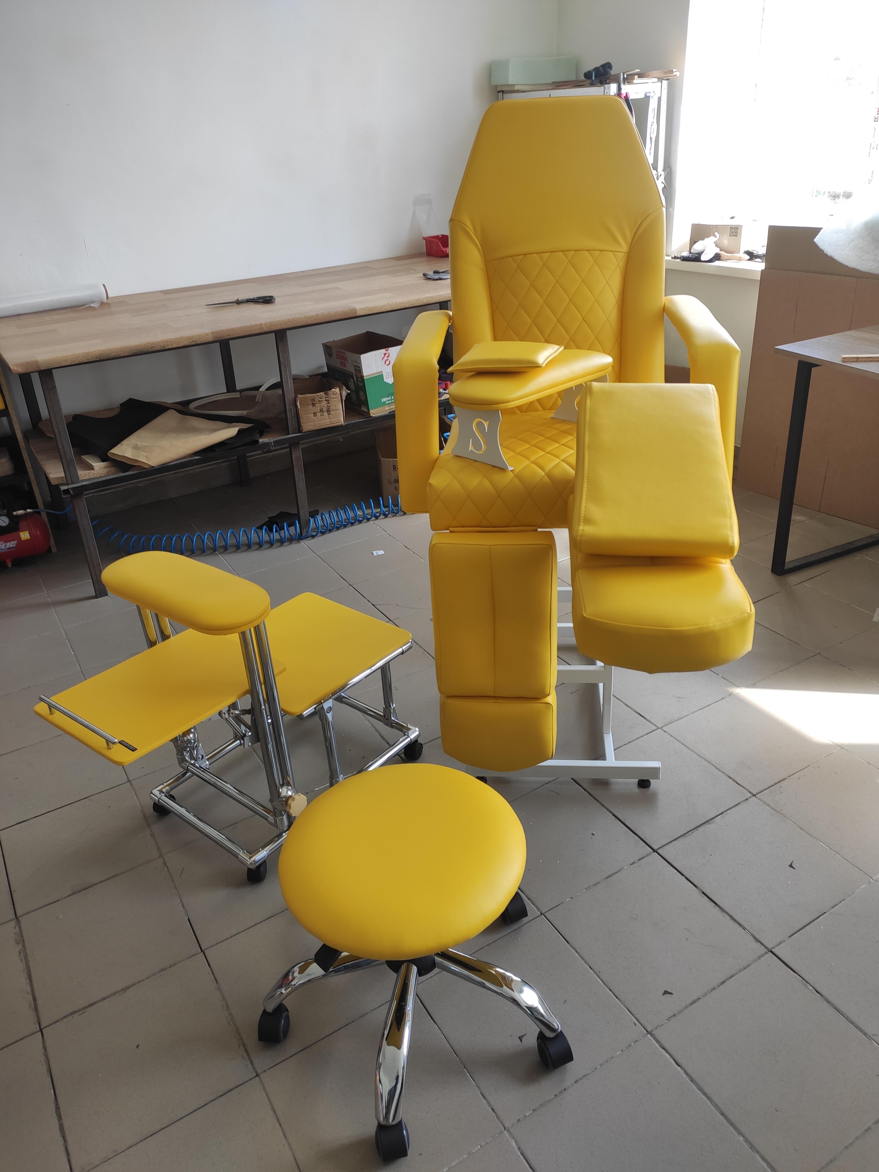 Подставка для педикюра TERTIO 2в1 с полкой Желтый - фото 2 Подставка для педикюра TERTIO 2в1 с полкой Желтый - фото 2