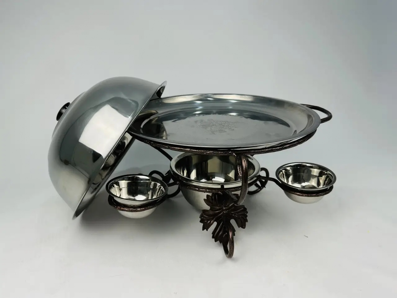 Садж для подачи Vip Виноградный лист 36 см + крышка с соусницами (10555338)