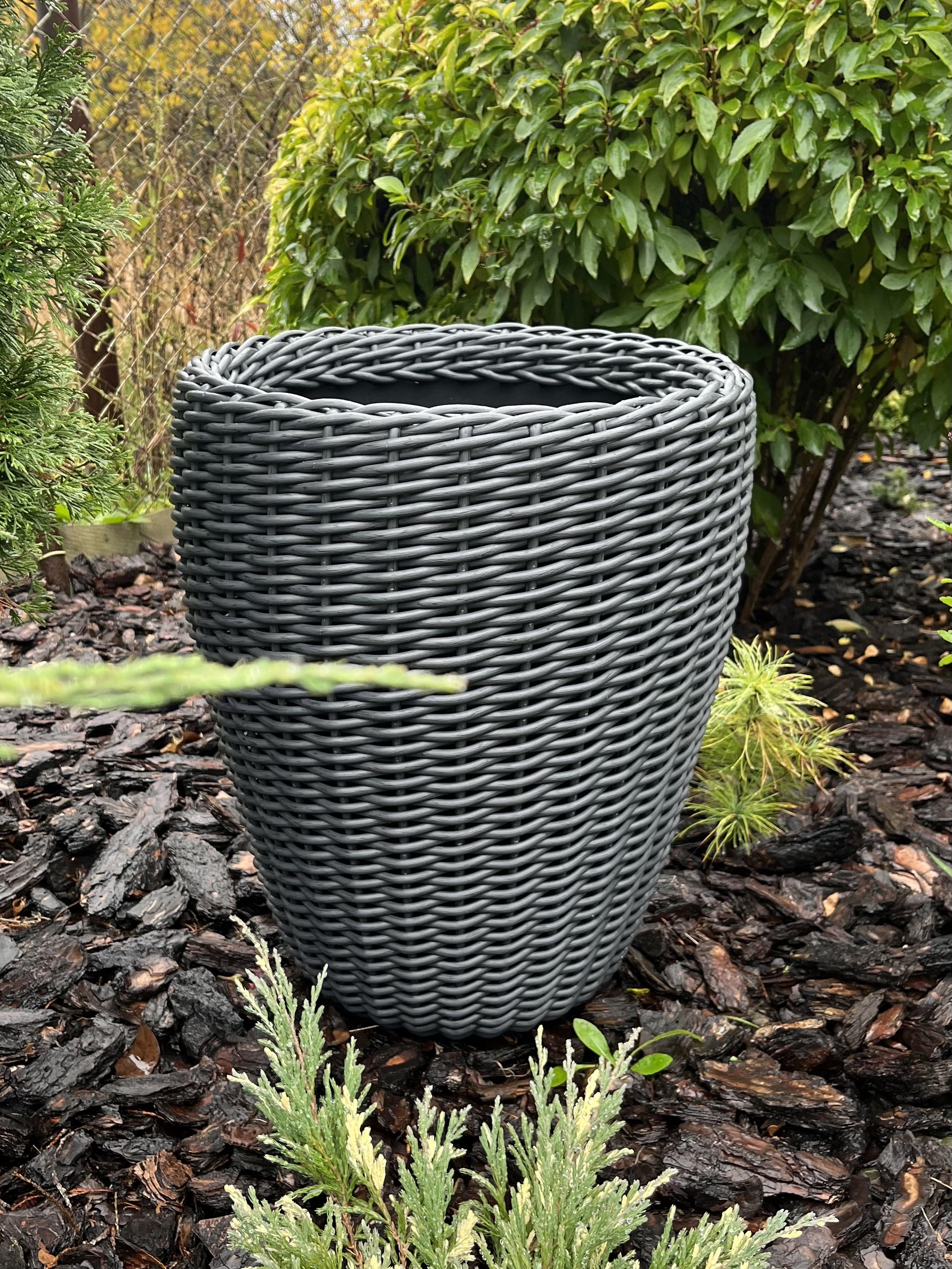 Кашпо для квітів конус зі штучного ротанга 20 л Графіт (29881040) - фото 1 Кашпо для квітів конус зі штучного ротанга 20 л Графіт (29881040) - фото 1