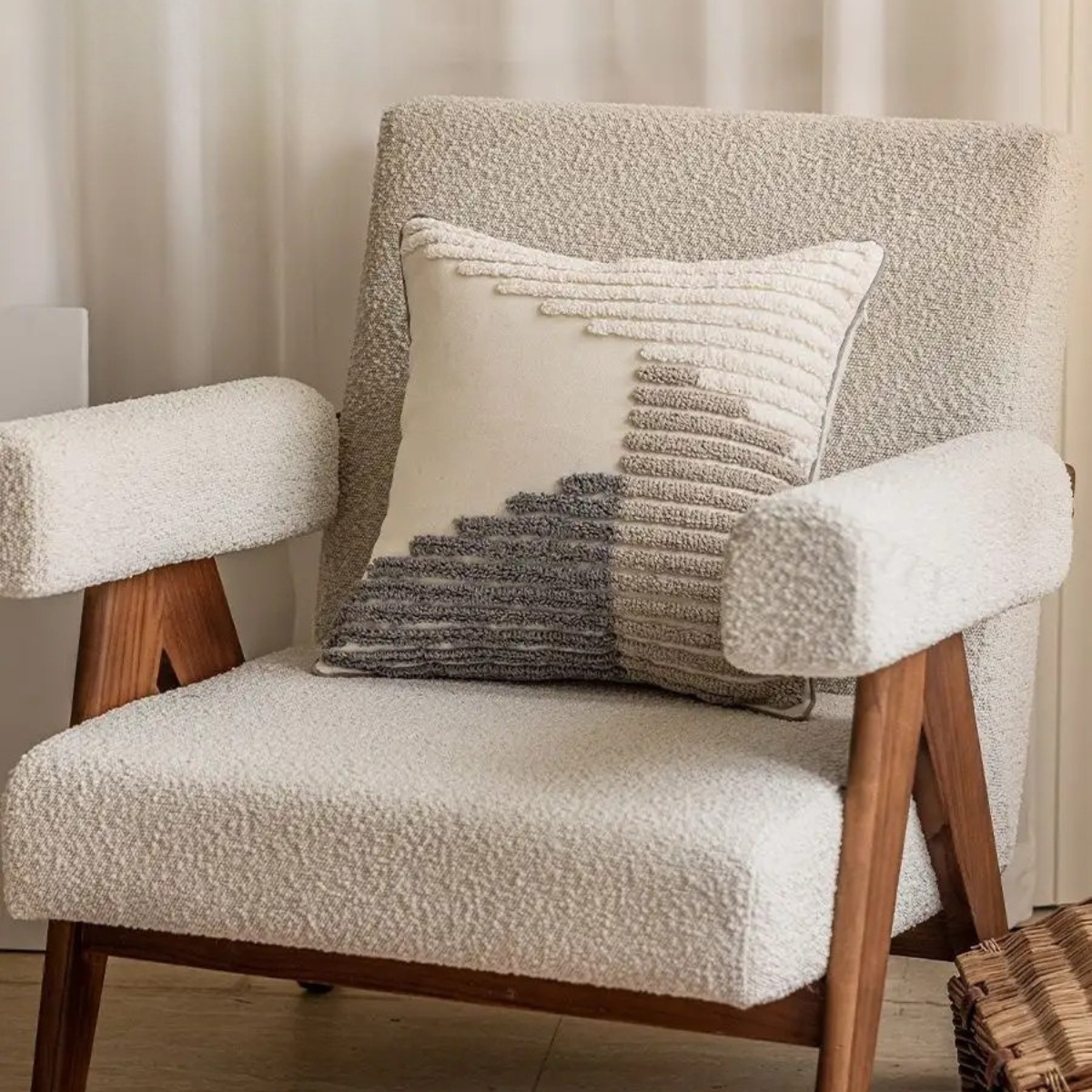 Наволочка декоративная хлопок с эффектным объемным узором квадратная с кисточками 45х45 см Белый с серым (60082) - фото 2 Наволочка декоративная хлопок с эффектным объемным узором квадратная с кисточками 45х45 см Белый с серым (60082) - фото 2