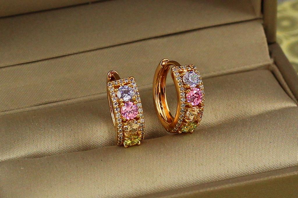 Серьги кольца Хuping Jewelry Оазис с разноцветными камнями 1,5 см Золотистый (26914008)