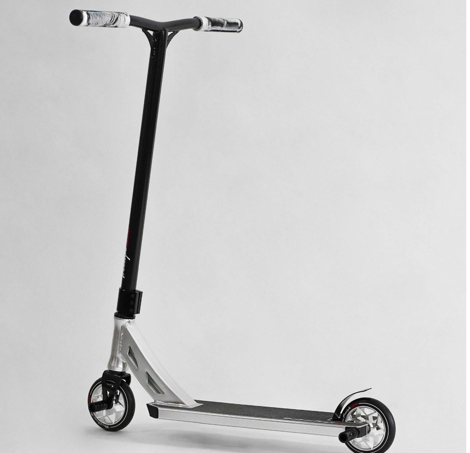 Самокат трюковий Best Scooter 2 Freestyle ПЕГИ алюмінієвий диск та дека Чорно-білий (24368876)