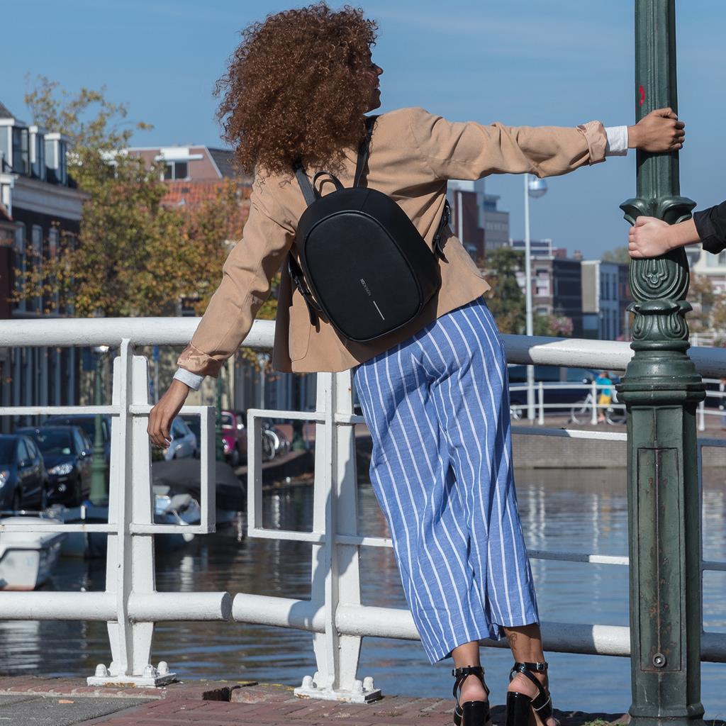 Рюкзак протикрадій Bobby Elle Чорний - фото 5 Рюкзак протикрадій Bobby Elle Чорний - фото 5