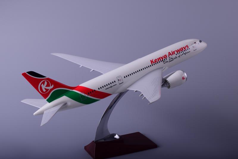 Колекційна модель літака Shantou Tongde Boeing 787 Kenya Airways 43см