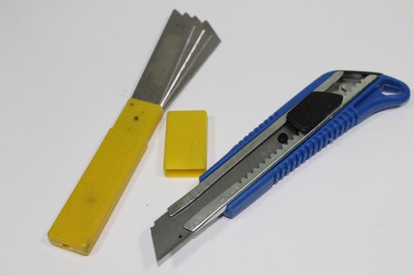 Нож канцелярский с запасными лезвиями 5 шт. 15 см Нож канцелярский с запасными лезвиями 5 шт. 15 см