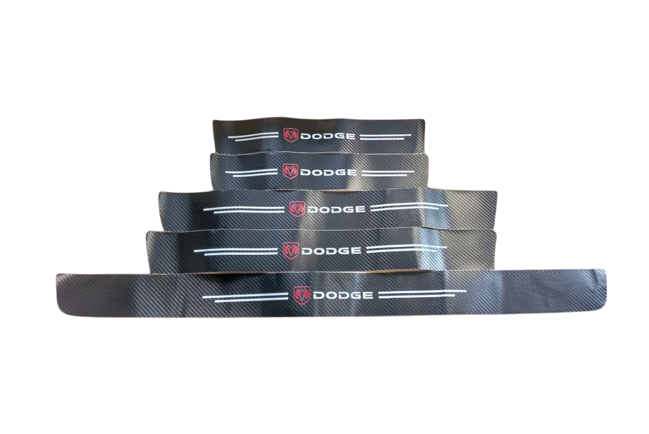Пленка защитная накладка на пороги и бампер для Dodge 5 шт. Черный карбон (2012221082)