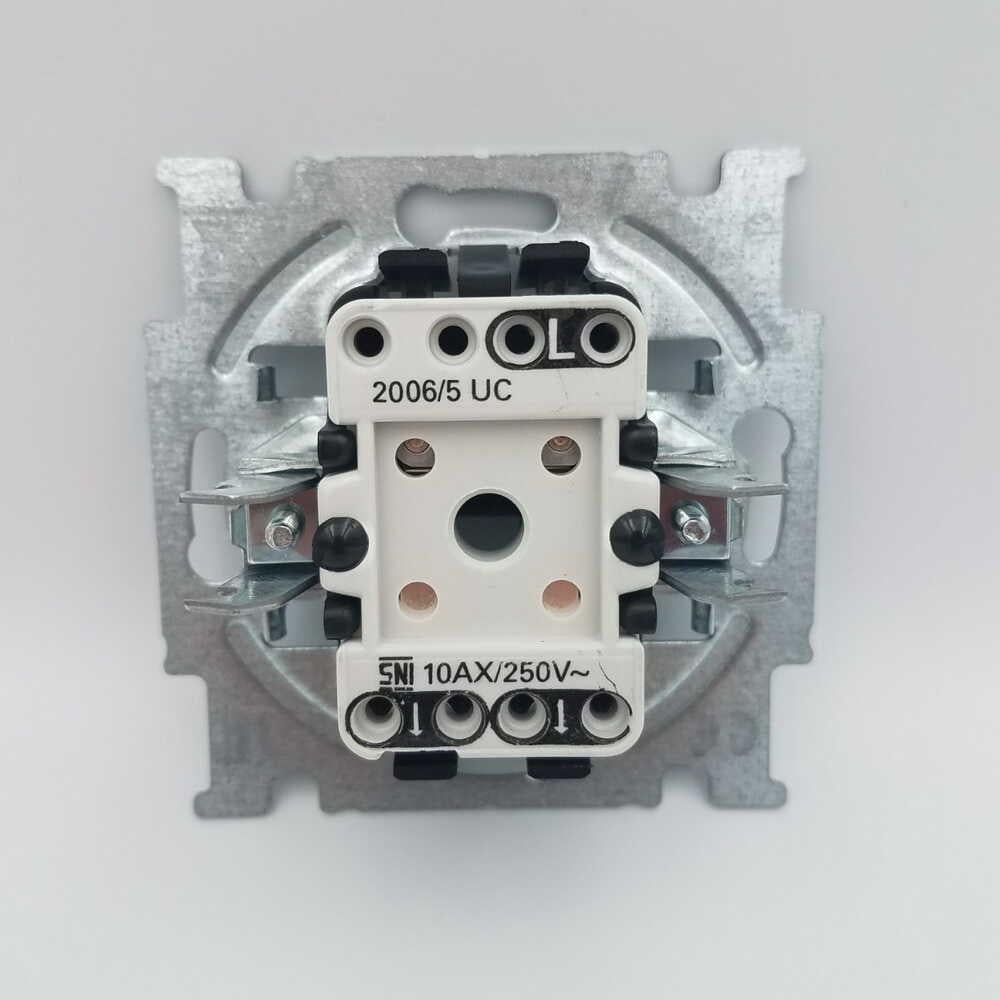 Выключатель двухклавишный Basic55 б/р Белый (2006/5 UC-94-507) - фото 5 Выключатель двухклавишный Basic55 б/р Белый (2006/5 UC-94-507) - фото 5