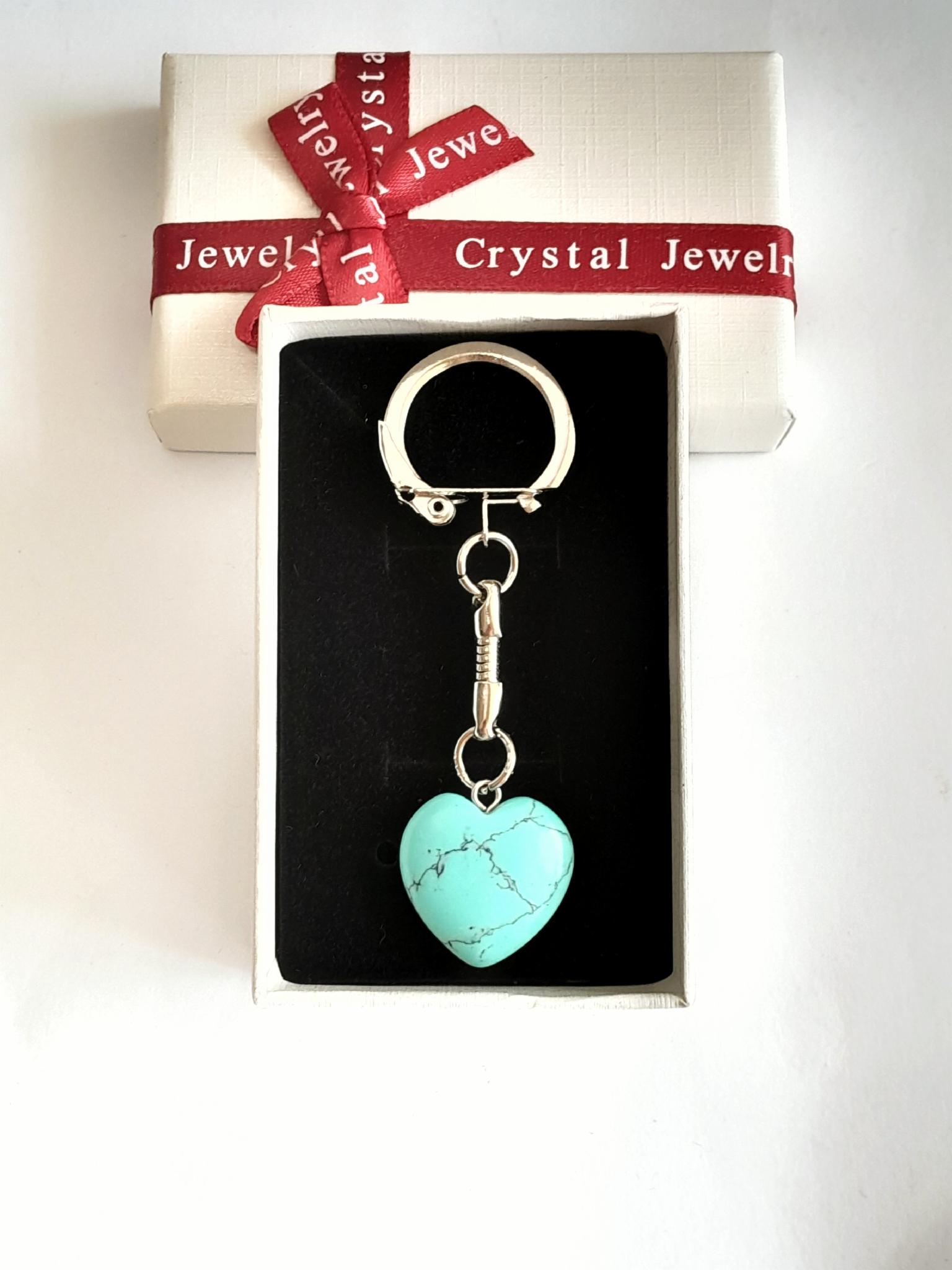 Брелок с натуральным камнем в форме сердца (11906)