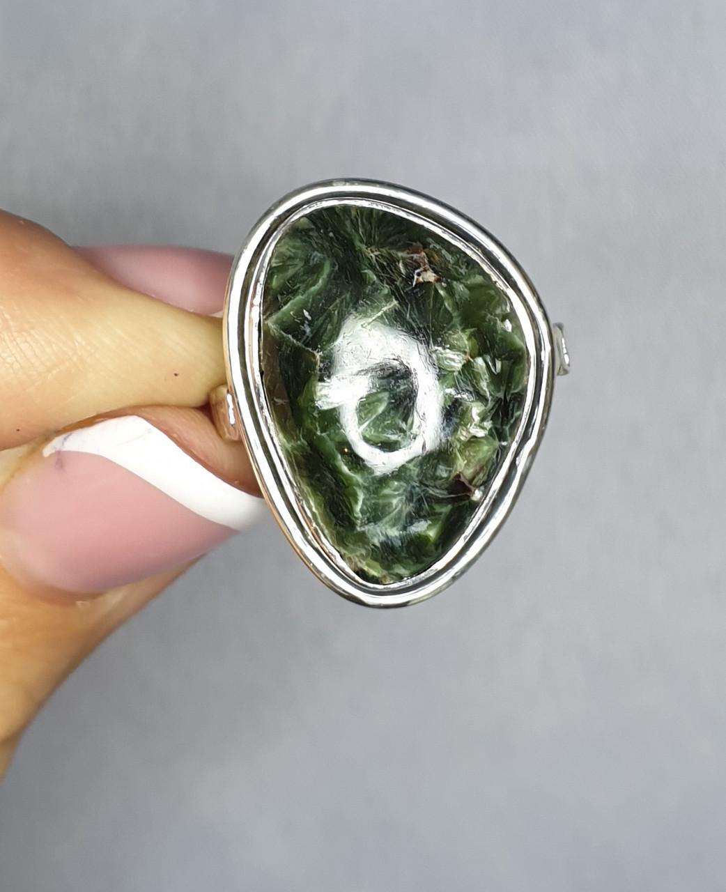 Кольцо серебряное с серафитином р. 17 6,1 г (1323777412)