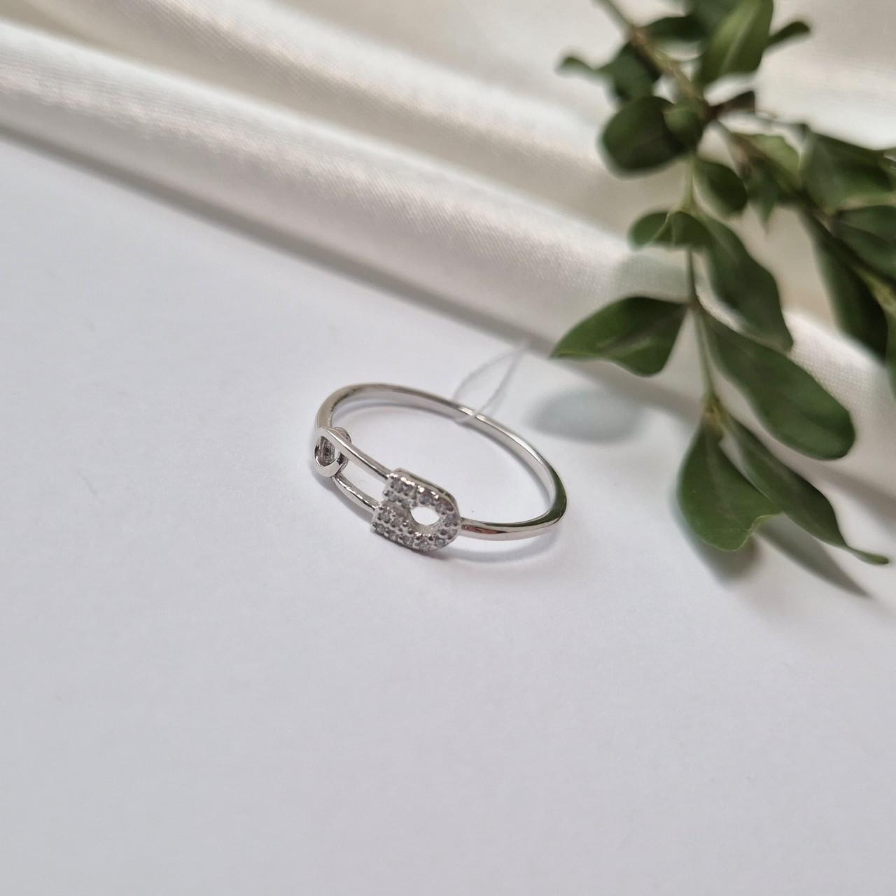 Каблучка булавка в білих каменях срібло 925 проби родоване 0,80 г р. 18 (4324р) - фото 2 Каблучка булавка в білих каменях срібло 925 проби родоване 0,80 г р. 18 (4324р) - фото 2