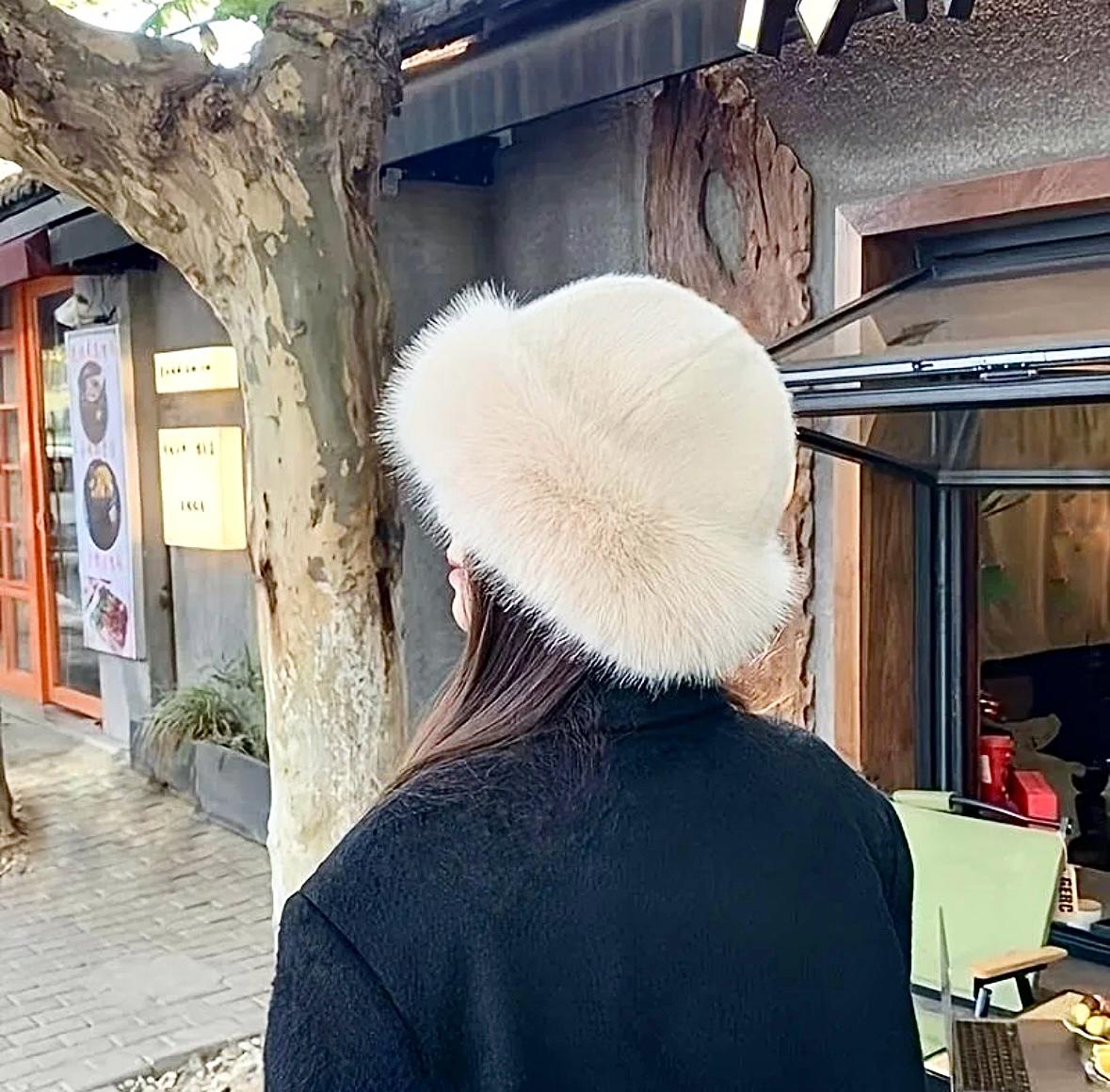 Шапка женская Wuke плюшевая one size Бежевый - фото 5 Шапка женская Wuke плюшевая one size Бежевый - фото 5