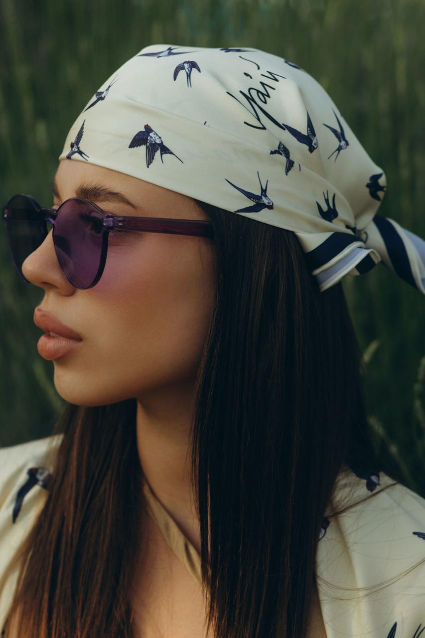 Платок ласточки шелковый 55х55 см Бежевый (27581353) - фото 2 Платок ласточки шелковый 55х55 см Бежевый (27581353) - фото 2