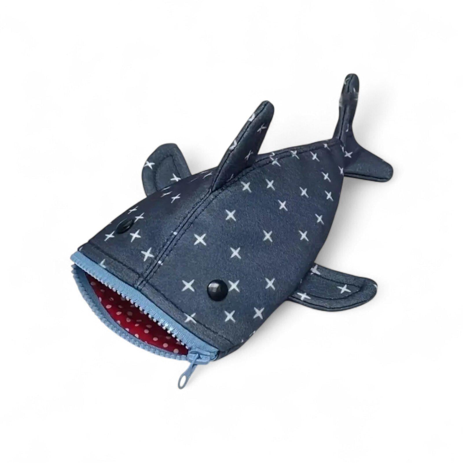 Пенал школьный Акула в звездочку 26х15х5 см (33093369)