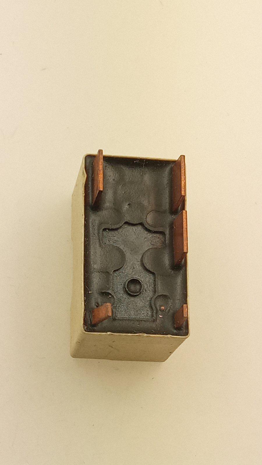 Реле TYCO V23135-L1002-X01512V/90A/12VDC32x18x18,5 (16453) - фото 2 Реле TYCO V23135-L1002-X01512V/90A/12VDC32x18x18,5 (16453) - фото 2