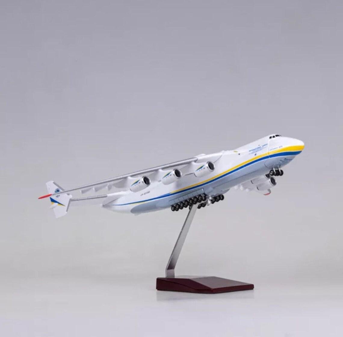 Модель літака UFT Mriya2 Ан 225 масштаб: 1:200