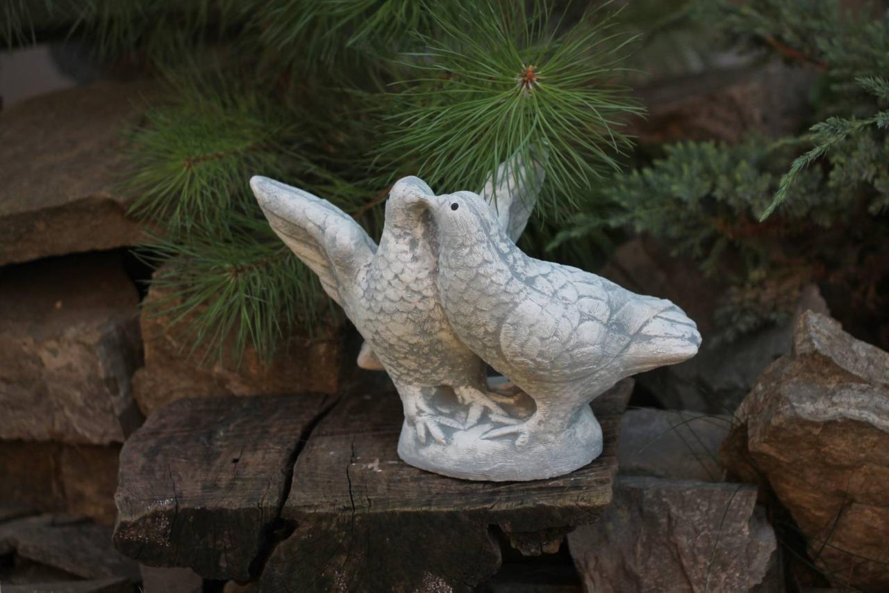 Садова фігура/статуетка Пара крилатих голубів із цементу ручна робота (622126)