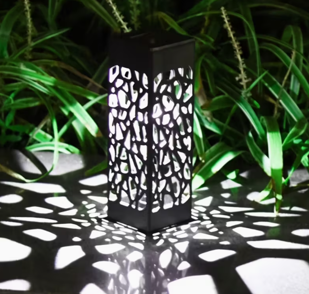 Садовий світильник на сонячній батареї ажурний для газону Холодне біле світло (1708)