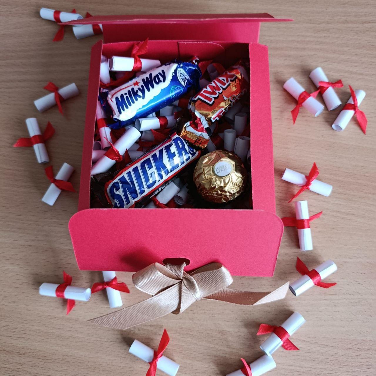 Подарунковий бокс для з хлопця цукерками та 101 причиною чому я тебе кохаю (ar306) - фото 2 Подарунковий бокс для з хлопця цукерками та 101 причиною чому я тебе кохаю (ar306) - фото 2