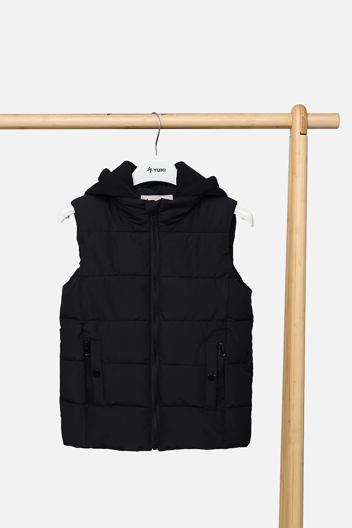 Жилет для хлопчика утеплений ЦБ-00289747 128 см Чорний