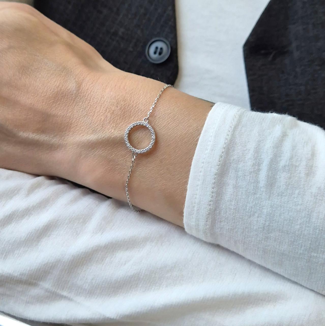 Браслет на руку круг в белых камнях серебро 925 пробы родованное 1,52 г 16-19 см (лк0425р)