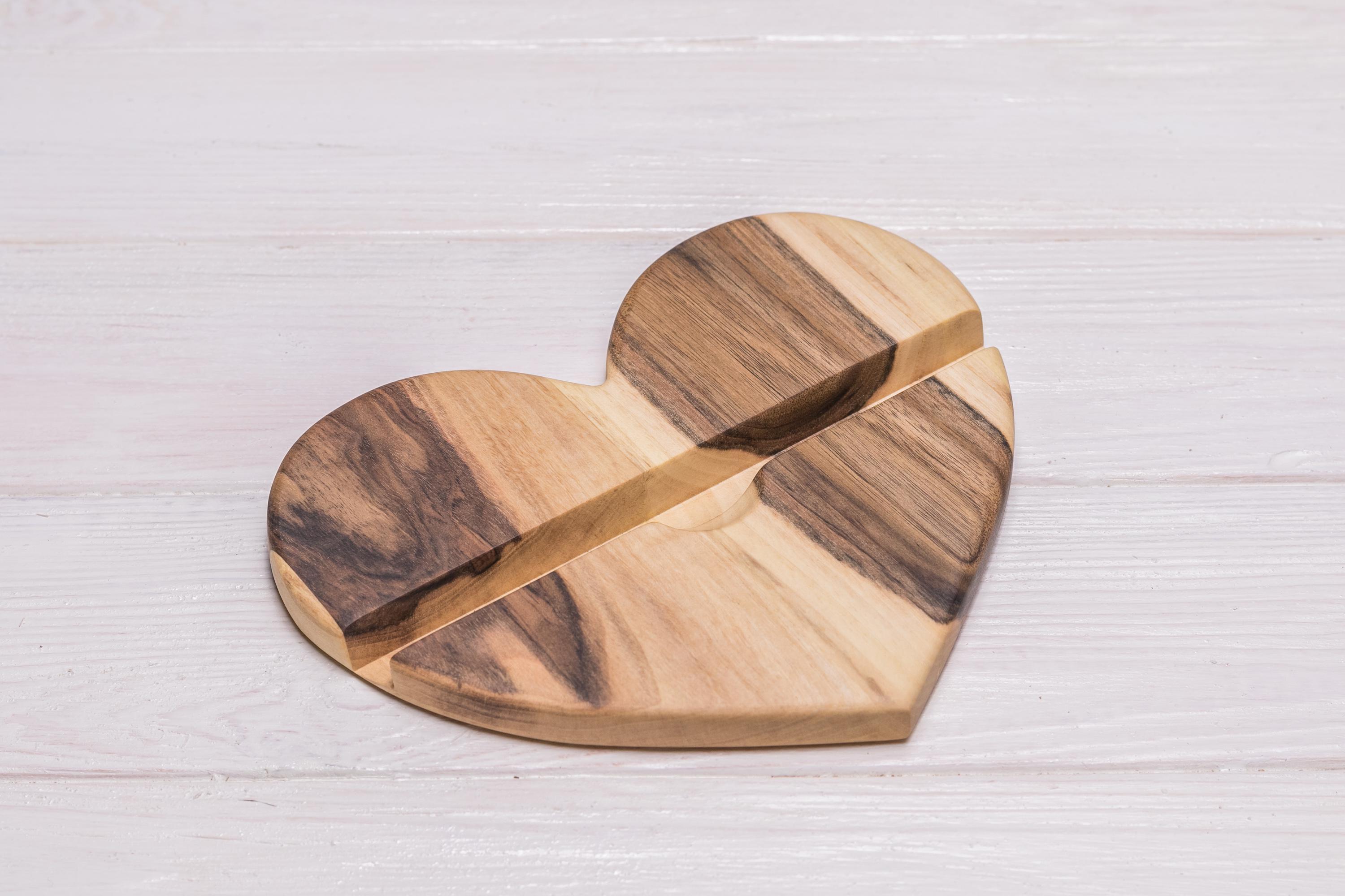 Подставка-держатель EcoWalnut Сердце для телефона планшета (EW-5)