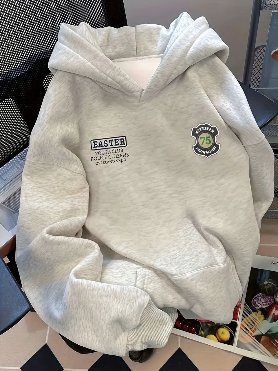 Худі жіноче з принтом Pin-000-2775 S Сірий (2700265416) - фото 2 Худі жіноче з принтом Pin-000-2775 S Сірий (2700265416) - фото 2