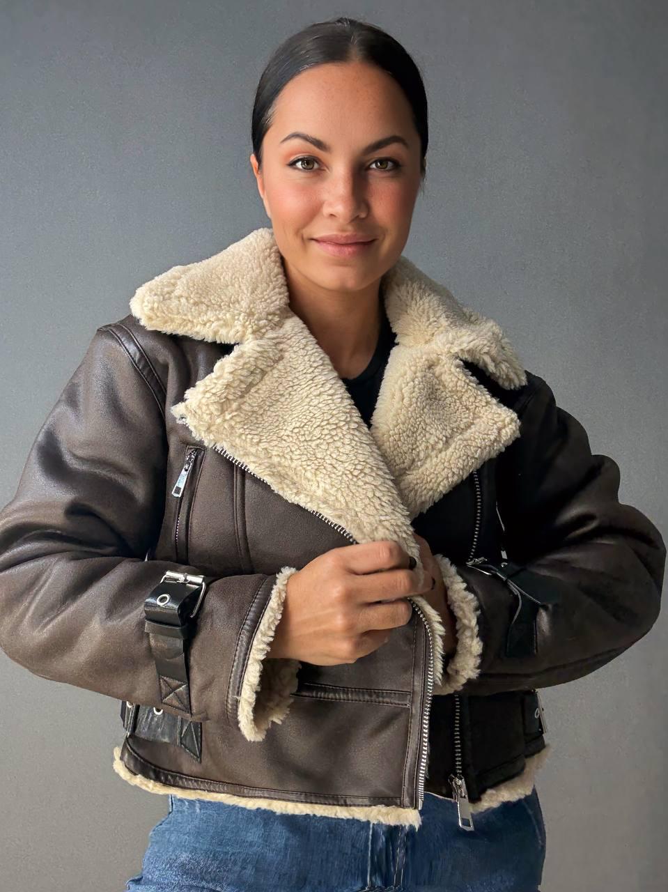 Дублянка женская Aftf Basic 2418 короткая косуха с бежевым мехом S Коричневый (4923) - фото 9 Дублянка женская Aftf Basic 2418 короткая косуха с бежевым мехом S Коричневый (4923) - фото 9