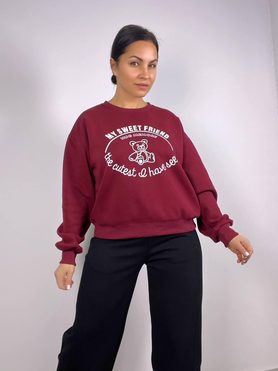 Світшот жіночий A-N 25057 з малюнком ведмедиком попереду середньої довжини комфорт OS Бордовий (3340) - фото 7 Світшот жіночий A-N 25057 з малюнком ведмедиком попереду середньої довжини комфорт OS Бордовий (3340) - фото 7