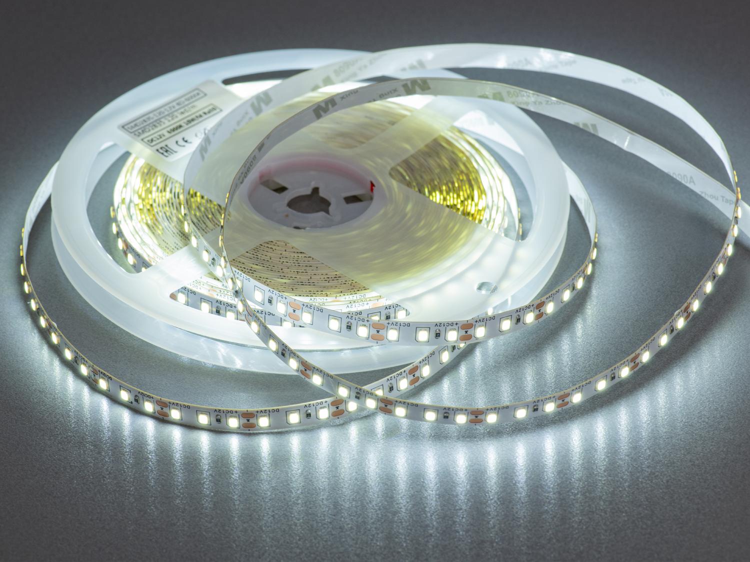 Светодиодная лента 12 В 120 диодов на метр 8 мм Холодный Белый (P12D-2835-120-CW-20-8) - фото 1