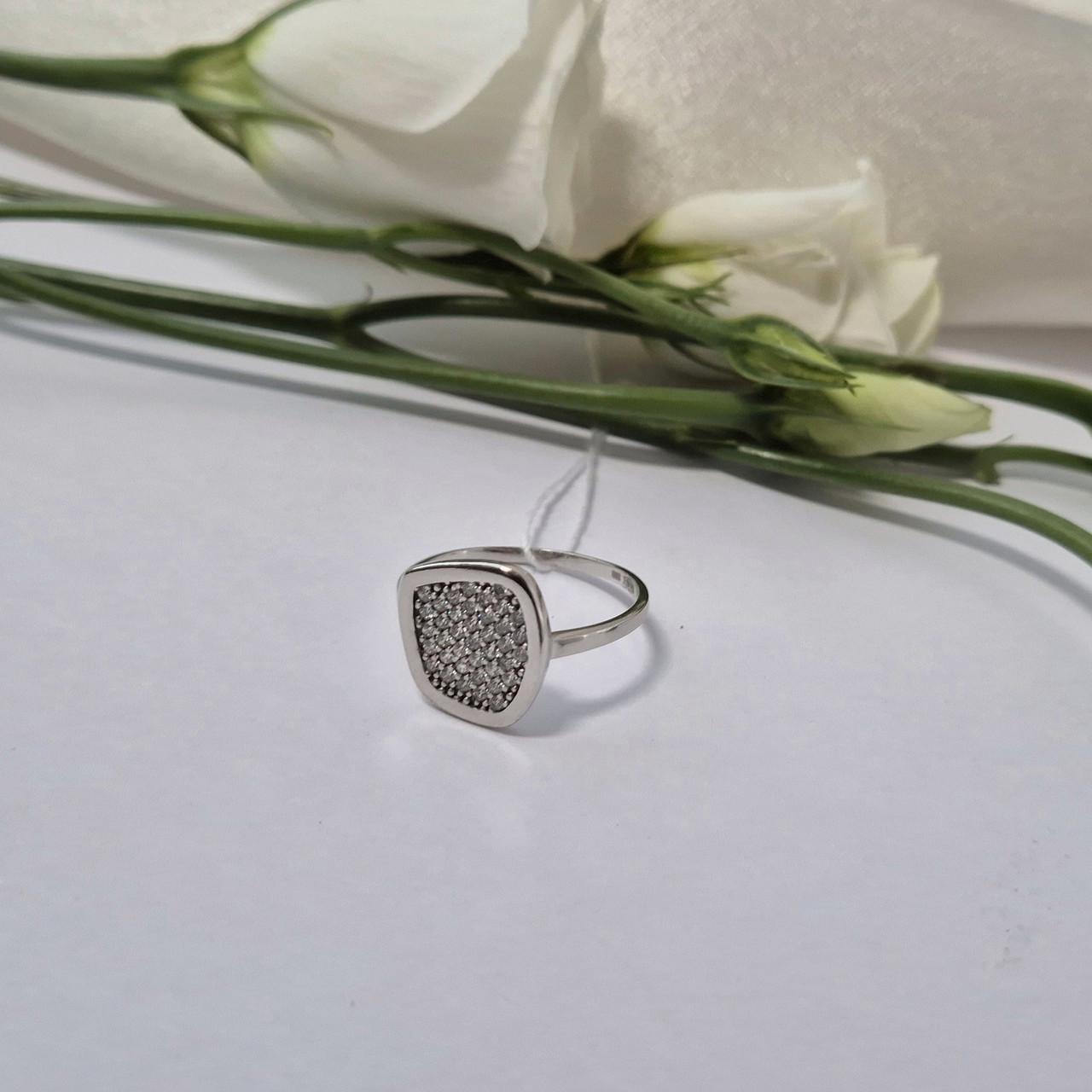 Кольцо в белых камнях серебро 925 пробы родированное 1,80 г р. 18,0 (1610к)