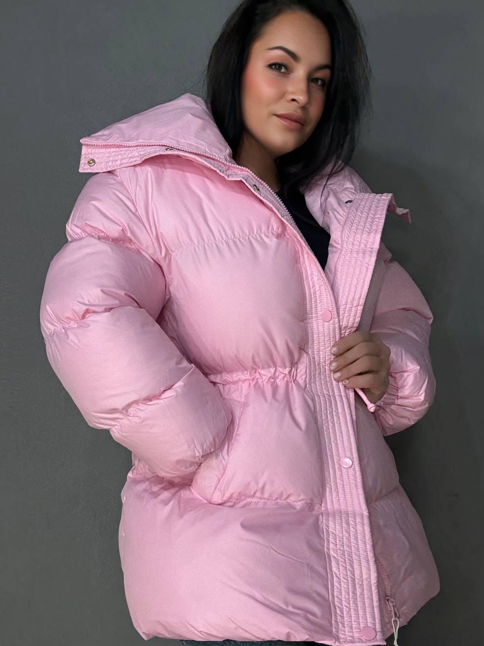 Куртка женская Haiziyuan 8055 пуффер глянцевая удлиненная с утяжкой на талии L Розовый (5966) - фото 5 Куртка женская Haiziyuan 8055 пуффер глянцевая удлиненная с утяжкой на талии L Розовый (5966) - фото 5