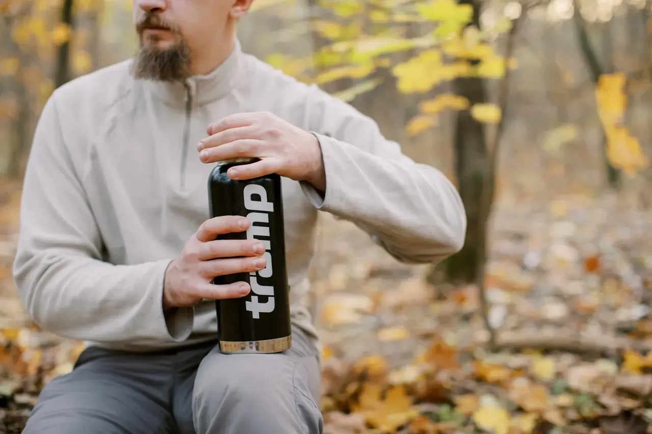 Термос Tramp Expedition Line 0,75л Черный (TRC-031-black) - фото 7 Термос Tramp Expedition Line 0,75л Черный (TRC-031-black) - фото 7